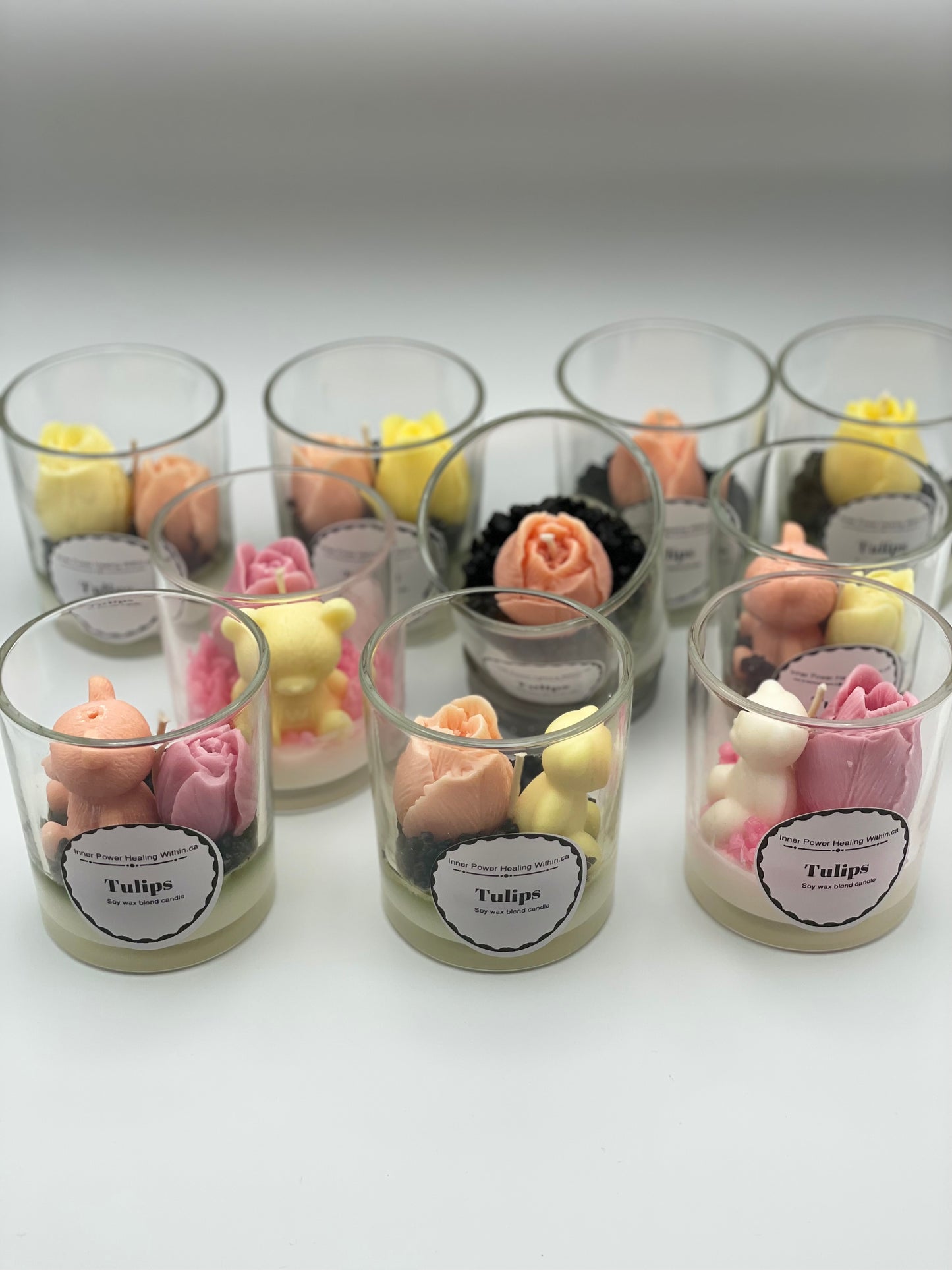 Tulip scented candle